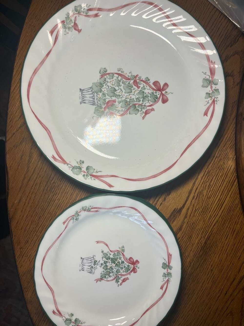 Corelle Holiday Traditions Dinner and Salad Plate Set (13 Pieces)